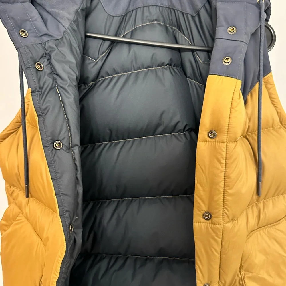 Patagonia Hooded Bivy Down Vest, Women’s medium, nest brown/navy - Picture 4 of 5